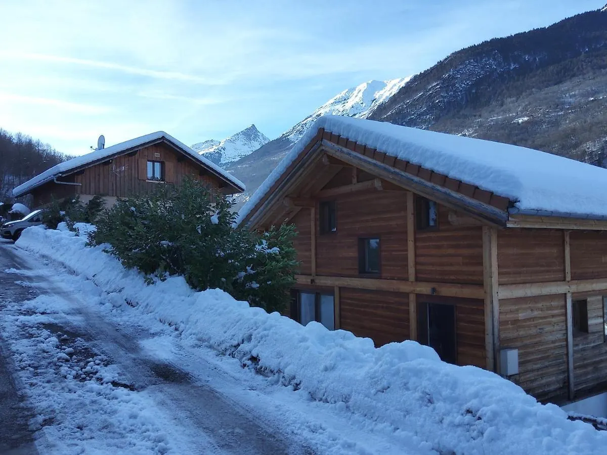 Votre Appartement Savoyard Avec Parking A La Telecabine Pour Skier Les 3 Vallees ! Villarlurin France