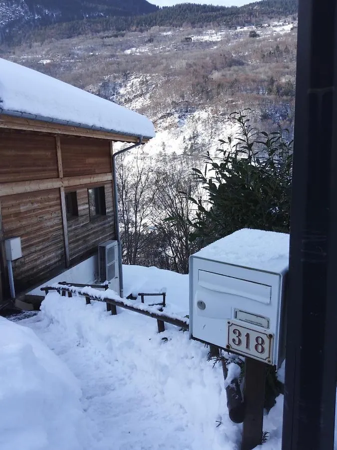 Votre Appartement Savoyard Avec Parking A La Telecabine Pour Skier Les 3 Vallees ! Villarlurin France