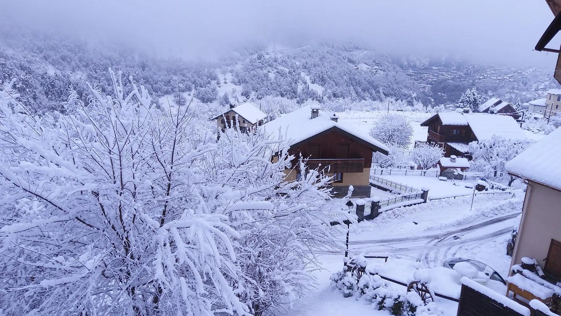 Votre Appartement Savoyard Avec Parking A La Telecabine Pour Skier Les 3 Vallees ! Villarlurin France